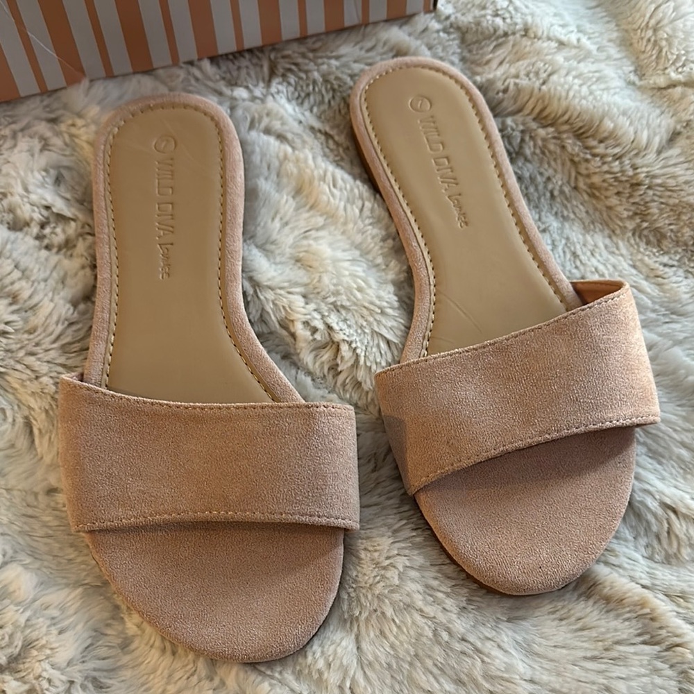 DIVA Lounge Women's Tan Slide Sandals
